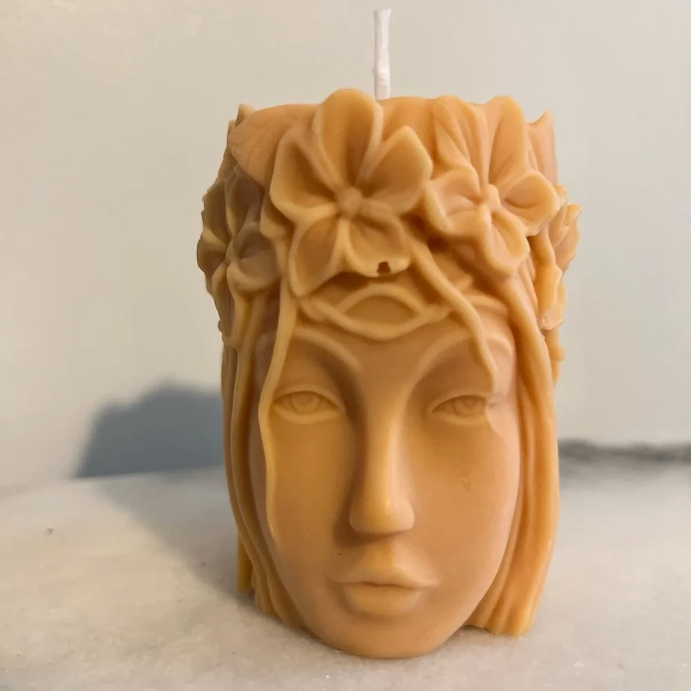 Majestic Lady Candle - Rose Petal Scent - Picture 1 of 4